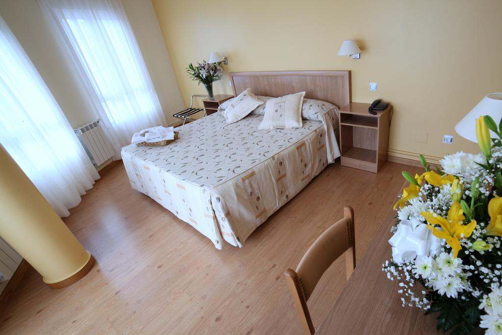 Hotel Rio Ulla Monterroso Eksteriør billede